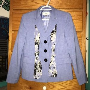 Le Suit periwinkle blazer w/ scarf in size 6P